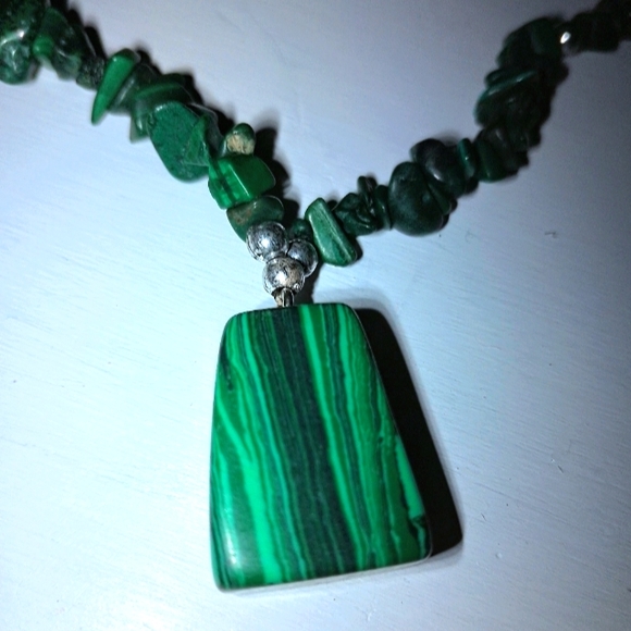 Green malachite necklace - Picture 2 of 3